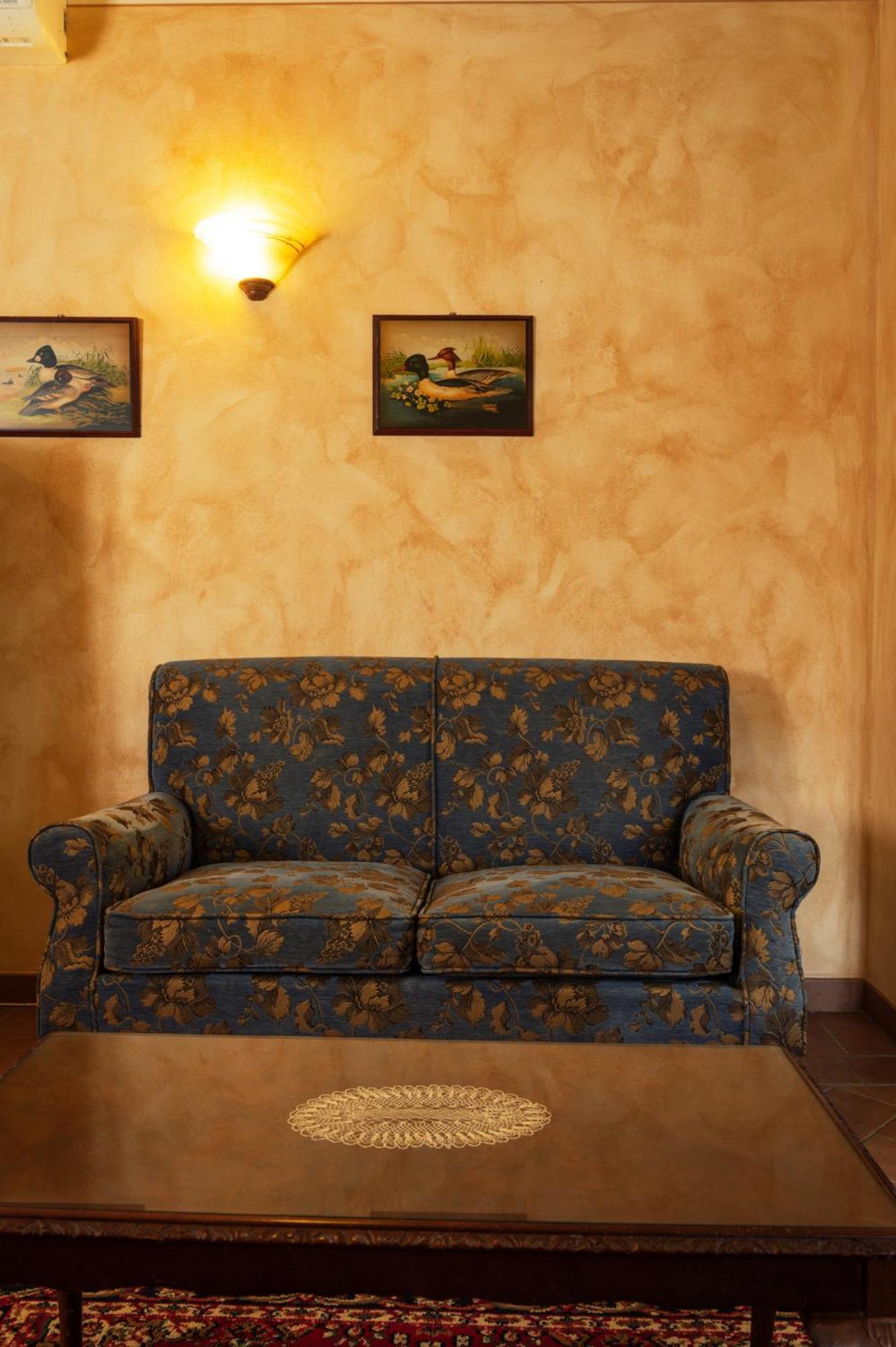 Agriturismo Casal Gheriglio Lucignano Exterior photo