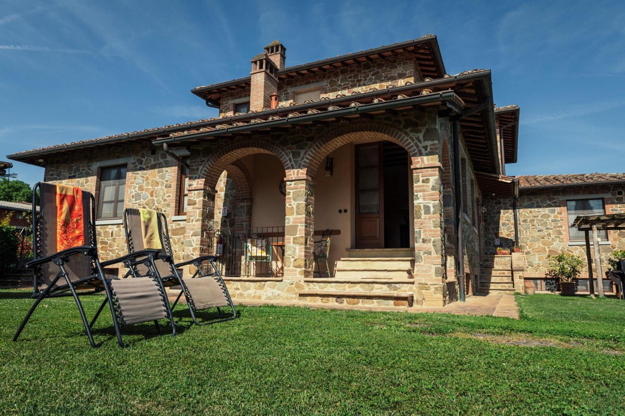 Agriturismo Casal Gheriglio Lucignano Exterior photo