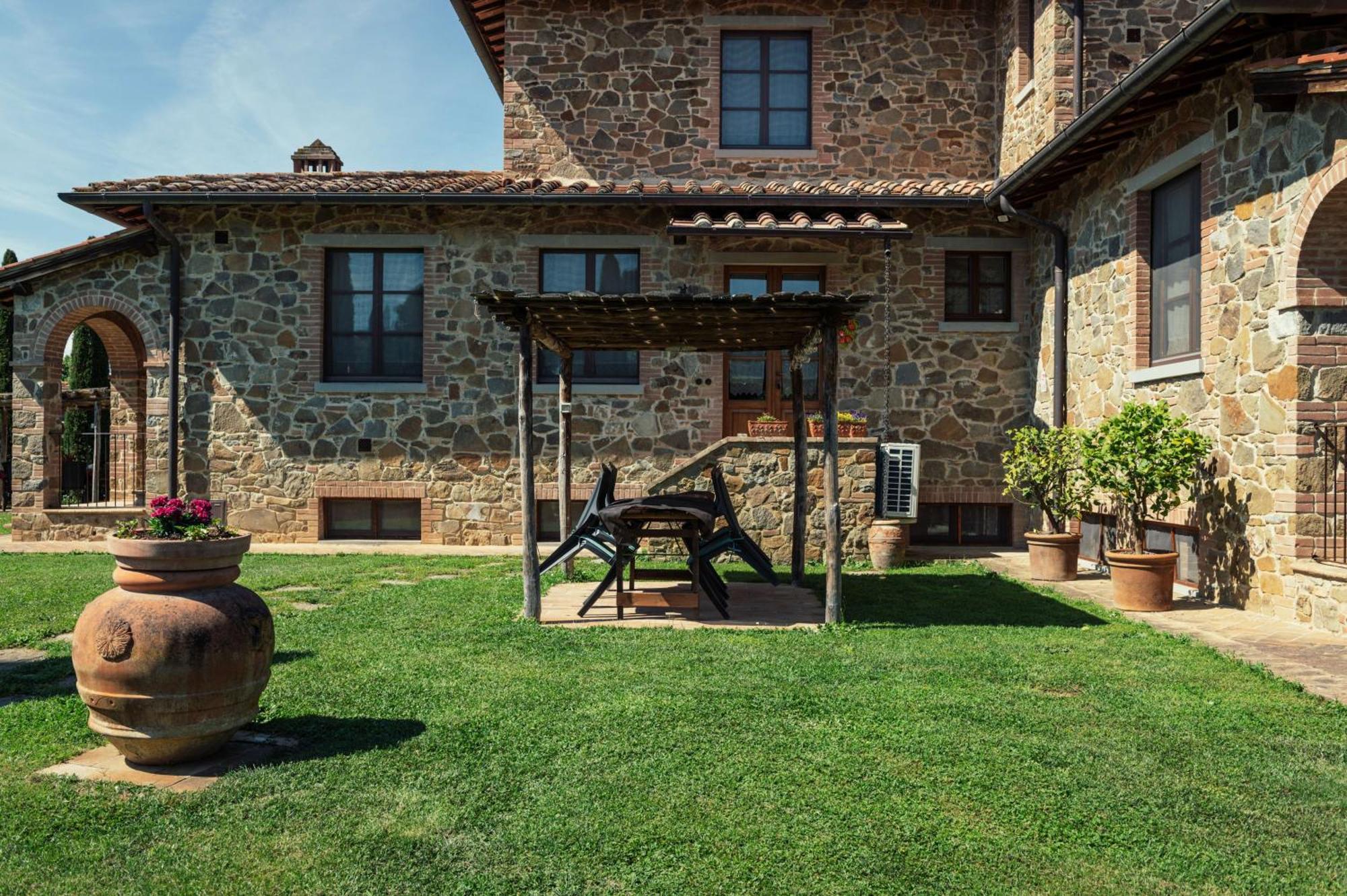 Agriturismo Casal Gheriglio Lucignano Exterior photo